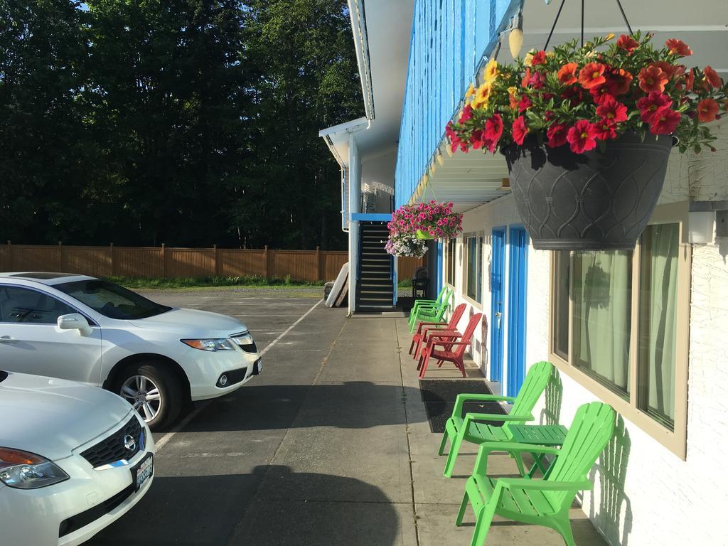 Fuller Lake Chemainus Motel Exterior photo