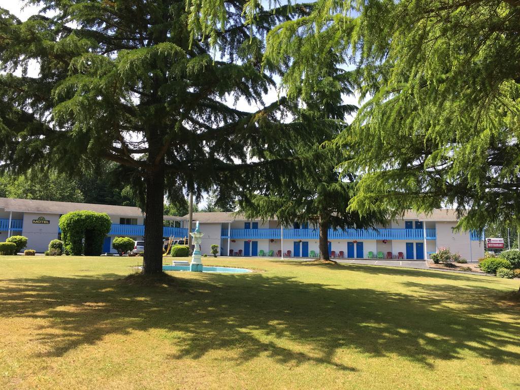 Fuller Lake Chemainus Motel Exterior photo