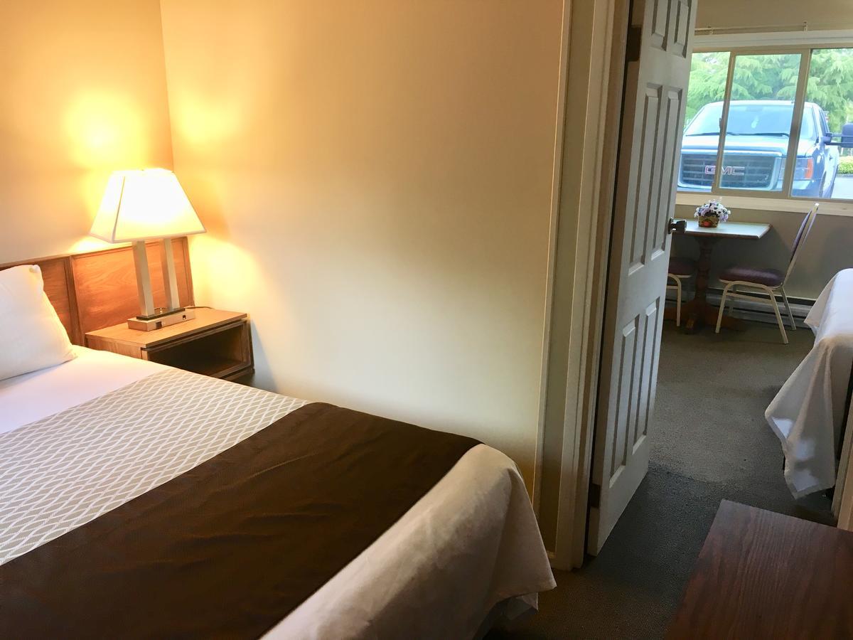 Fuller Lake Chemainus Motel Exterior photo