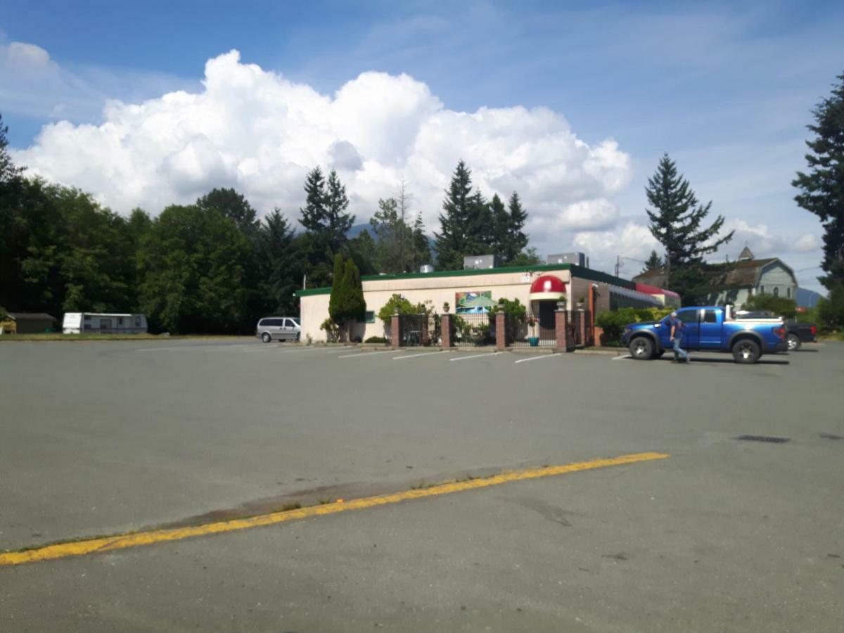 Fuller Lake Chemainus Motel Exterior photo