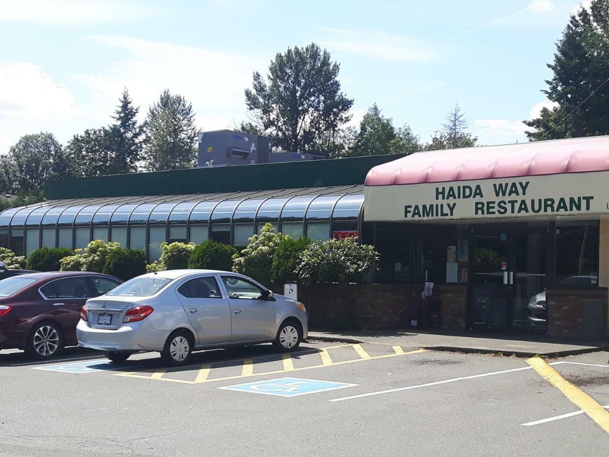 Fuller Lake Chemainus Motel Exterior photo