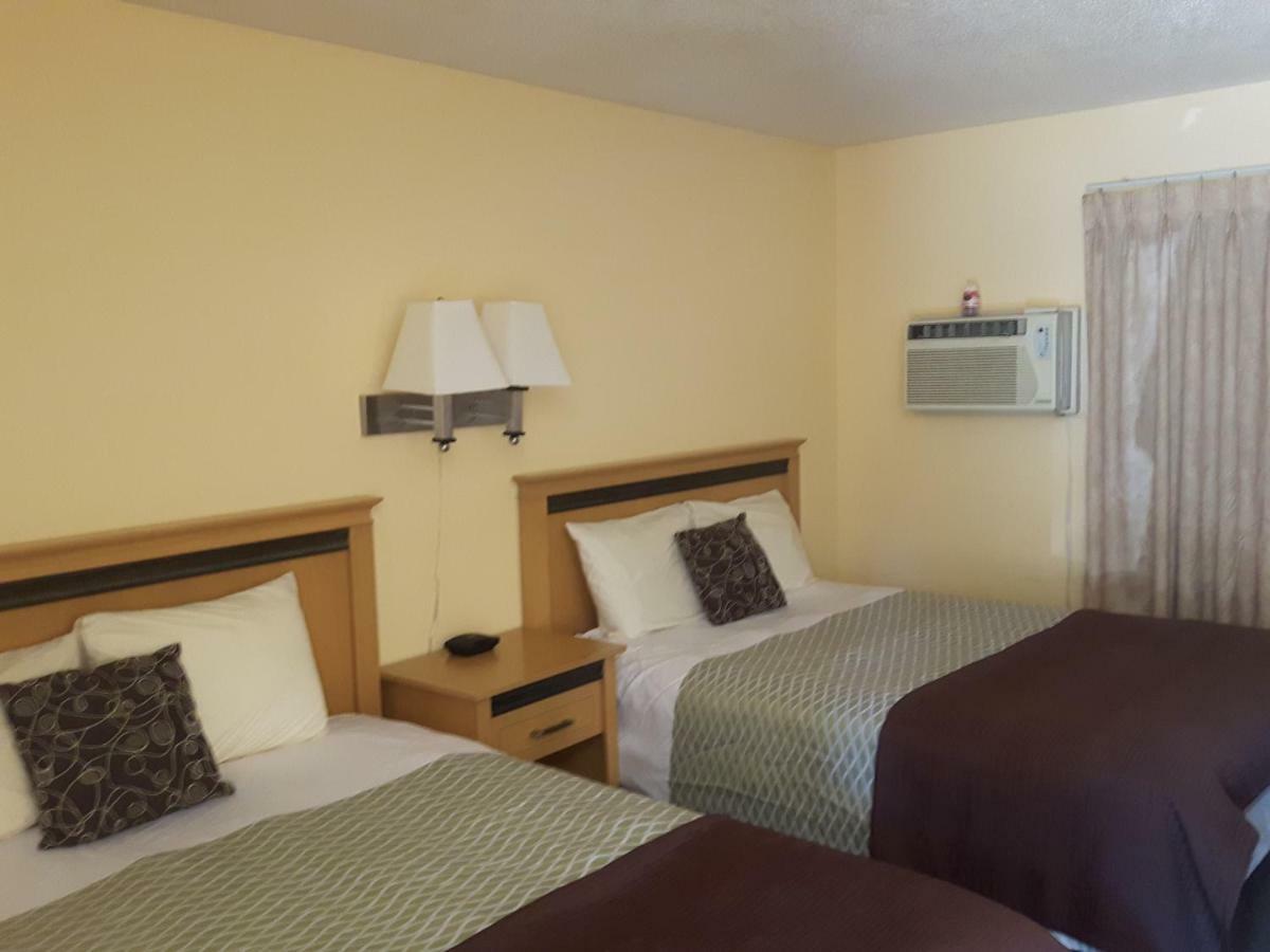 Fuller Lake Chemainus Motel Exterior photo